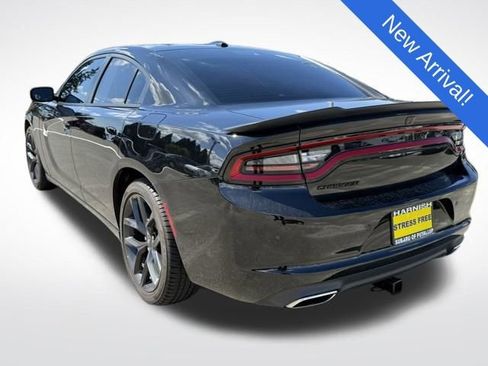 Used 2022 Dodge Charger SXT w/ Blacktop Package RWD image 5