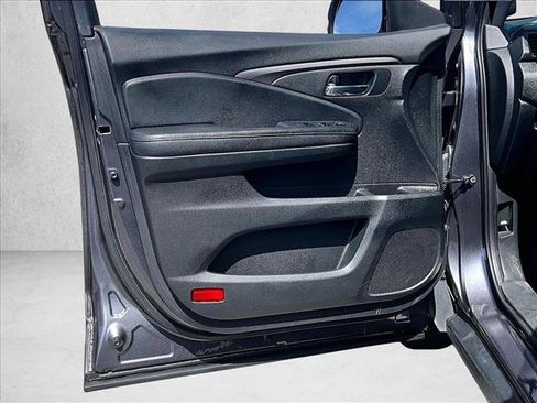 Used 2017 Honda Pilot EX-L image 18