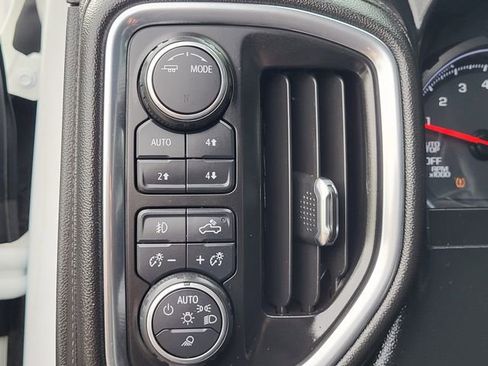 Used 2020 Chevrolet Silverado 1500 LT Trail Boss image 9