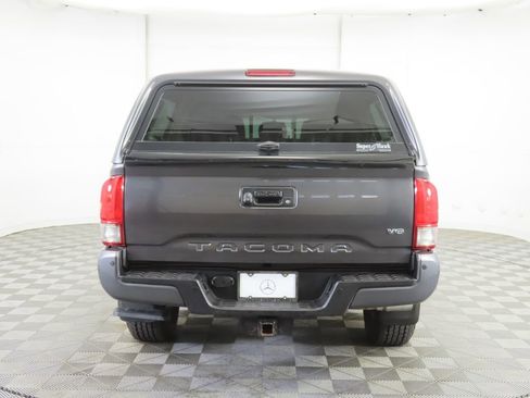 Used 2017 Toyota Tacoma TRD Off-Road w/ Premium & Technology Package image 6