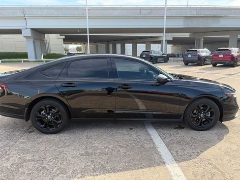 Used 2025 Honda Accord SE image 6