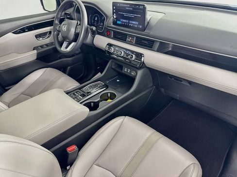 Used 2024 Honda Pilot Touring image 41