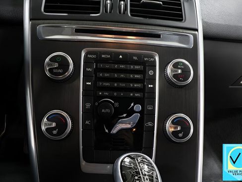 Used 2016 Volvo XC60 T5 Premier image 10