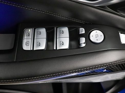 Used 2025 BMW X7 M60i image 15