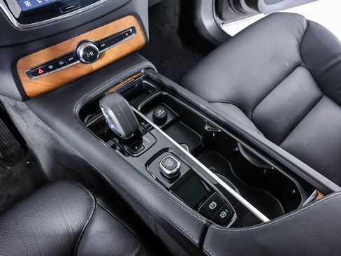 Certified 2023 Volvo XC90 B6 Plus w/ Protection Package Premier AWD/4WD image 18