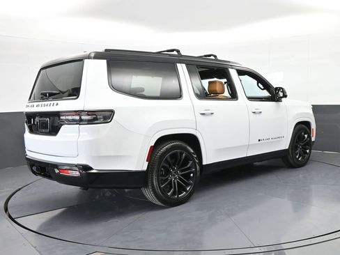 Used 2024 Jeep Grand Wagoneer Series III w/ Quick Order Packagew 28T image 6