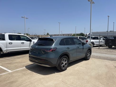 Used 2023 Honda HR-V EX-L image 3