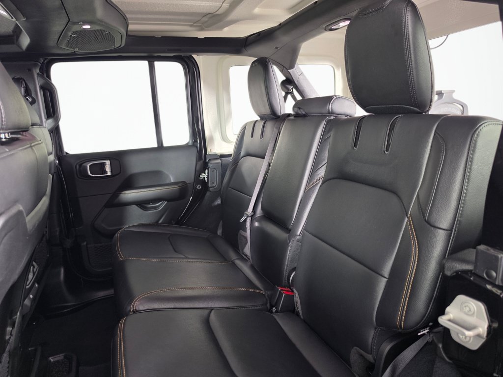 Used 2024 Jeep Wrangler Unlimited Sahara AWD/4WD image 31