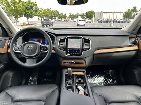 Used 2023 Volvo XC90 B6 Plus AWD/4WD image 30