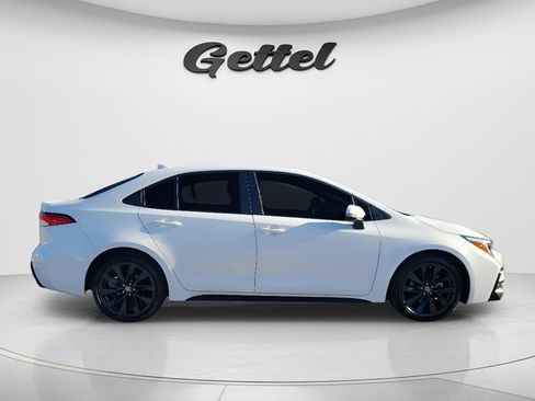 Certified 2024 Toyota Corolla SE w/ SE Premium Package FWD image 4