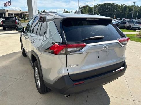 Used 2025 Toyota RAV4 XLE AWD/4WD image 5