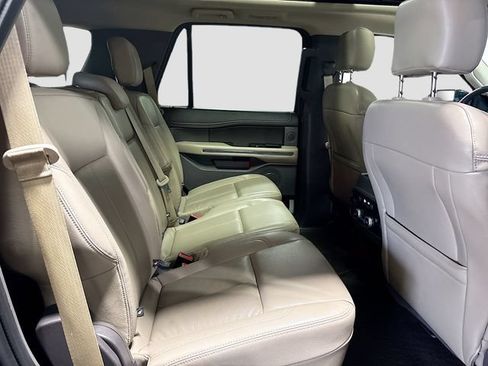 Used 2019 Ford Expedition XLT w/ Equipment Group 202A AWD/4WD image 24