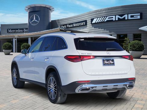 Certified 2025 Mercedes-Benz GLC 300 image 4