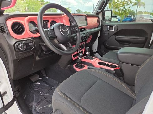 Used 2024 Jeep Gladiator Sport AWD/4WD image 28