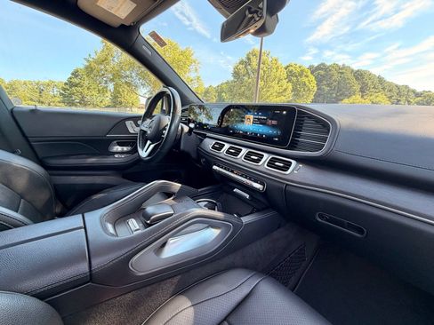 Used 2021 Mercedes-Benz GLS 450 4MATIC image 21