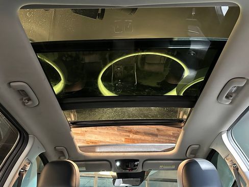 Used 2022 Kia Sorento S w/ Panoramic Sunroof Package AWD/4WD image 23