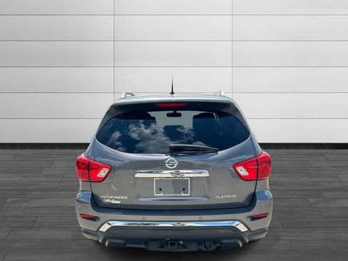 Used 2017 Nissan Pathfinder Platinum w/ Family Entertainment Package FWD image 4