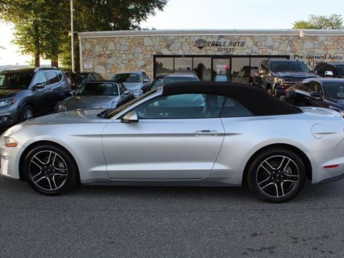 Used 2018 Ford Mustang Premium image 4