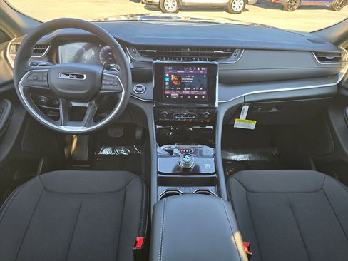 New 2025 Jeep Grand Cherokee Laredo X w/ Luxury Tech Group I image 5