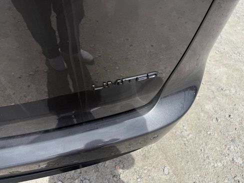 Used 2018 Chrysler Pacifica Limited w/ Advanced Safetytec Group image 14