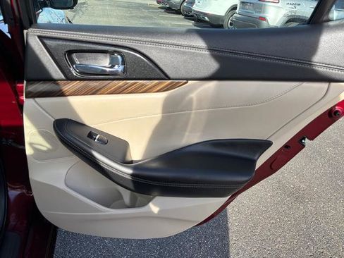 Used 2018 Nissan Maxima Platinum image 14