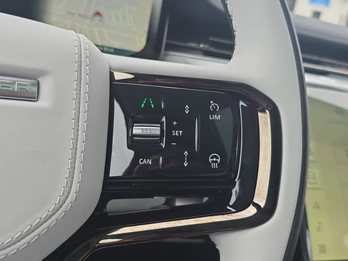 New 2026 Land Rover Range Rover Sport Dynamic SE image 18