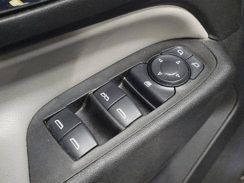 Used 2021 Chevrolet Equinox LT w/ LPO, Floor Liner Package image 27