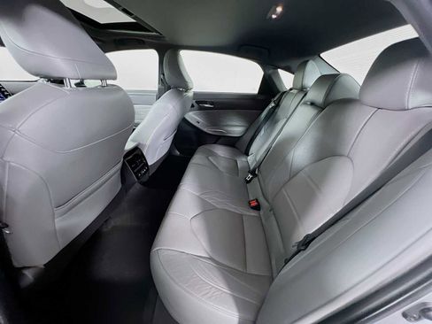 Used 2019 Toyota Avalon Limited image 26