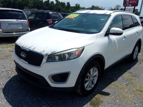 Used 2018 Kia Sorento FWD image 4