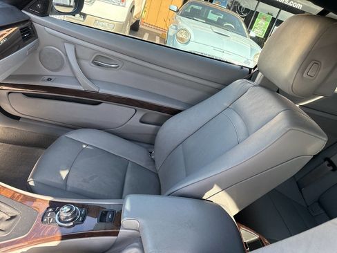 Used 2011 BMW 328i Convertible image 28