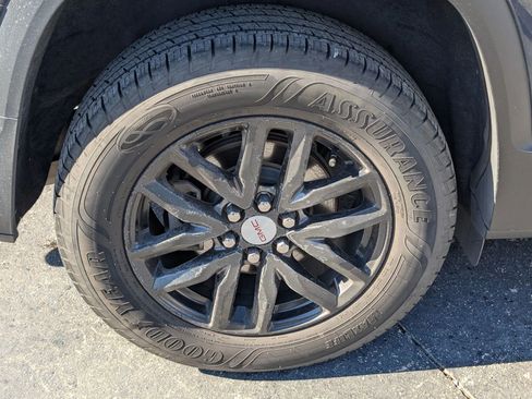 Used 2018 GMC Acadia SLT image 22