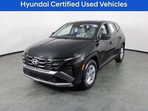 Used 2026 Hyundai Tucson SE image 2
