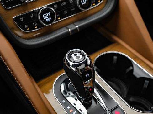 Used 2023 Bentley Bentayga Extended Wheelbase AWD/4WD image 55
