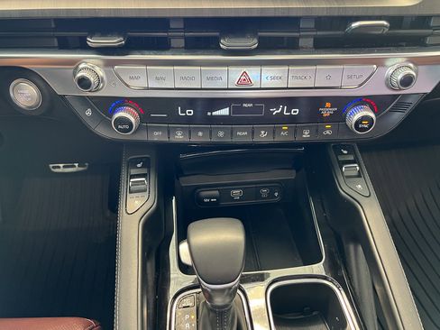 Used 2023 Kia Telluride SX Prestige AWD/4WD image 26