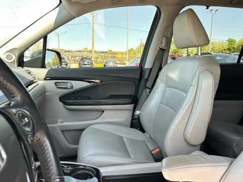 Used 2017 Honda Pilot Touring image 34