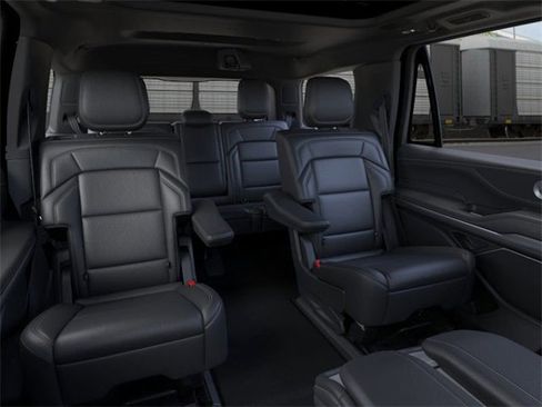 New 2026 Lincoln Navigator Reserve image 11