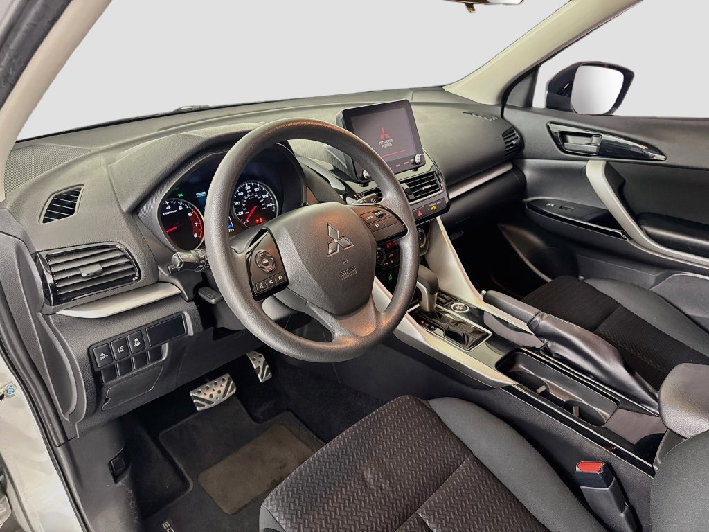 Used 2023 Mitsubishi Eclipse Cross LE AWD/4WD image 10