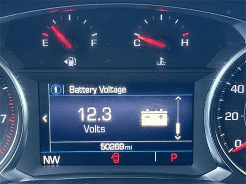 Used 2023 GMC Acadia SLE image 16