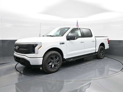 Used 2025 Ford F150 Lightning Flash image 4