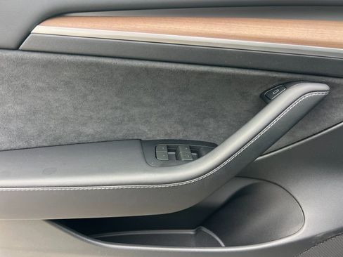 Used 2023 Tesla Model 3 Standard Range image 11