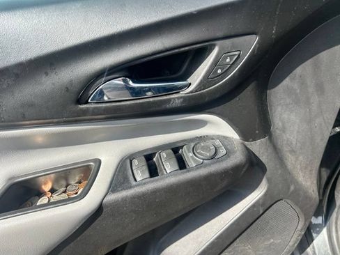 Used 2019 Chevrolet Equinox LS FWD image 22