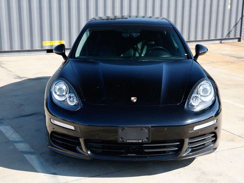 Used 2016 Porsche Panamera S image 24