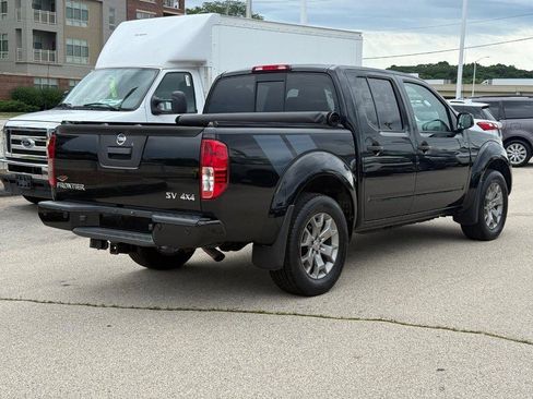 Used 2020 Nissan Frontier SV image 3