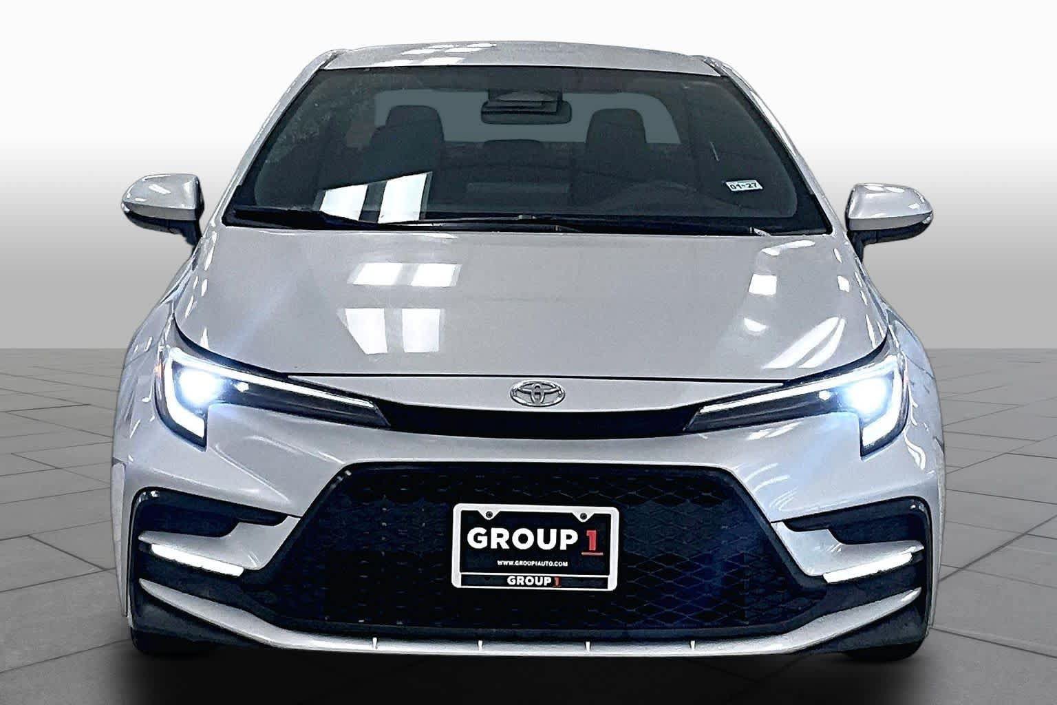 Used 2024 Toyota Corolla SE FWD image 3