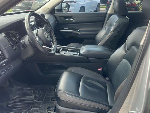 Used 2022 Nissan Pathfinder SL w/ SL Premium Package AWD/4WD image 16