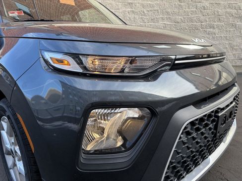 Used 2022 Kia Soul LX w/ Technology Package FWD image 6