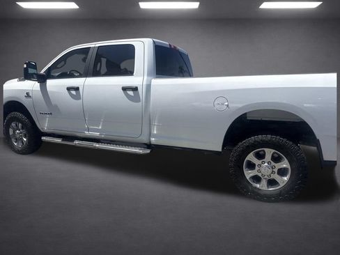 Used 2024 RAM 2500 Big Horn AWD/4WD image 28