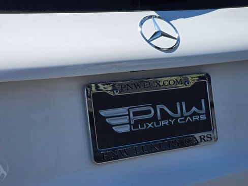 Used 2018 Mercedes-Benz GLC 300 4MATIC image 11