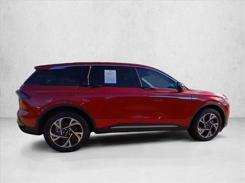 Used 2025 Lincoln Nautilus Premier w/ Equipment Group 102A AWD/4WD image 4