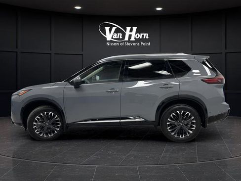 Used 2025 Nissan Rogue Platinum w/ Tech Package image 13